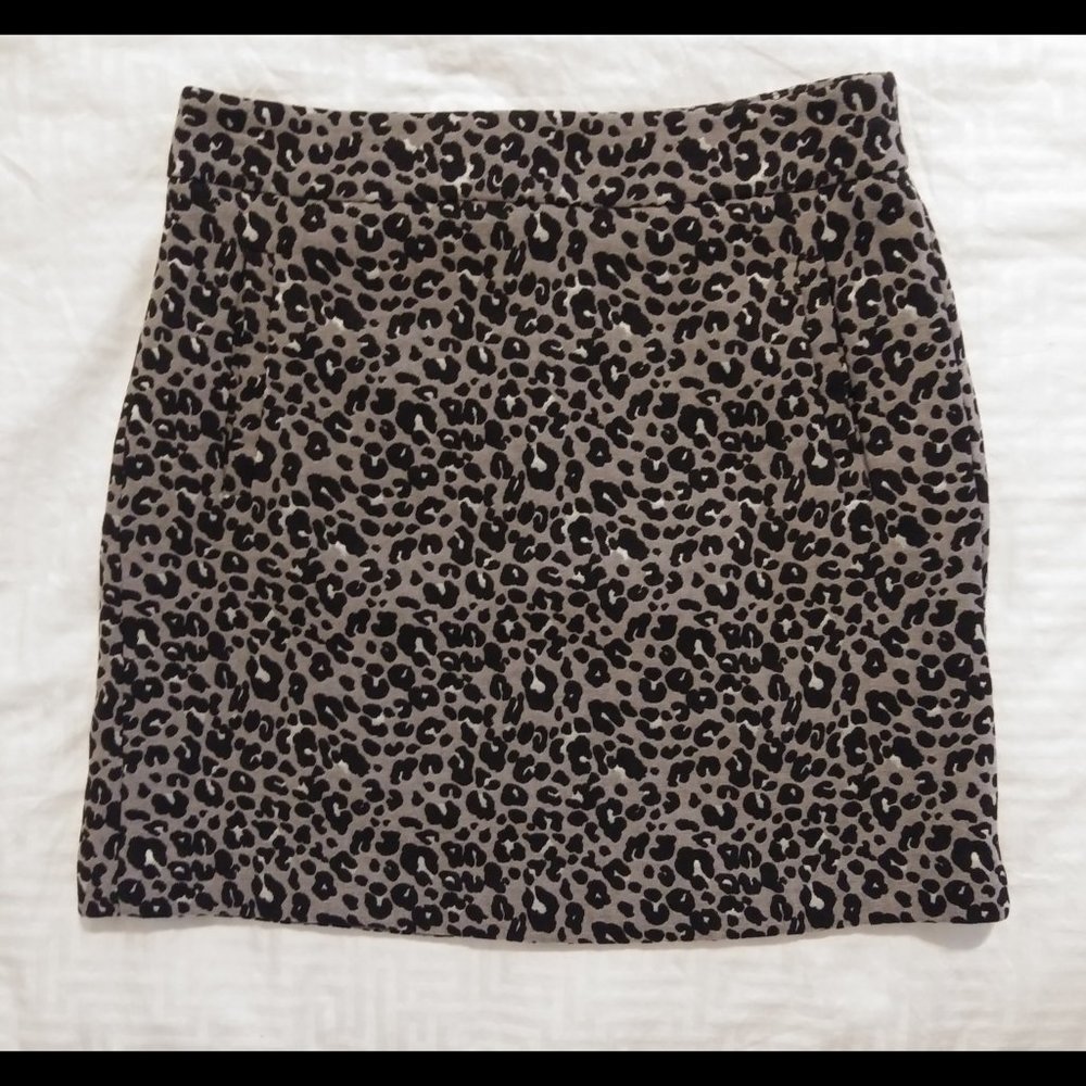 Ann Taylor LOFT Outlet Gray/Black/White Leopard Print Skirt 8P
